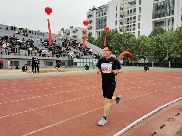 教工男子丙组3000米 王晓璞