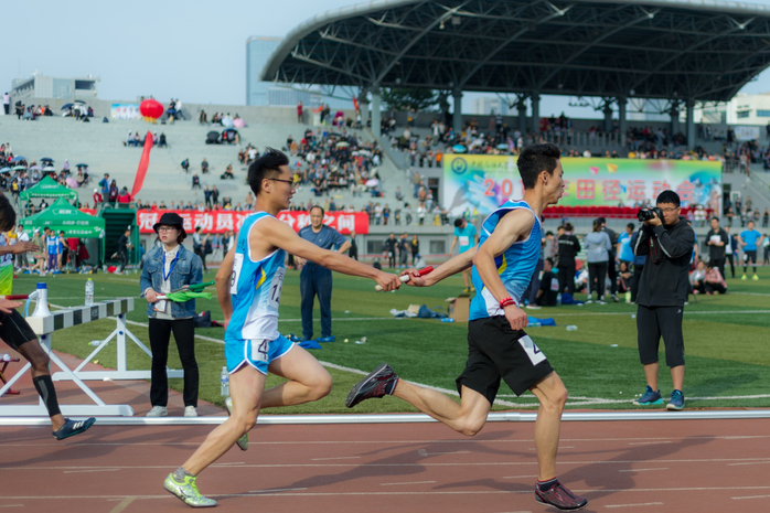 学生男子甲组4×100米比赛 夏煜翔摄